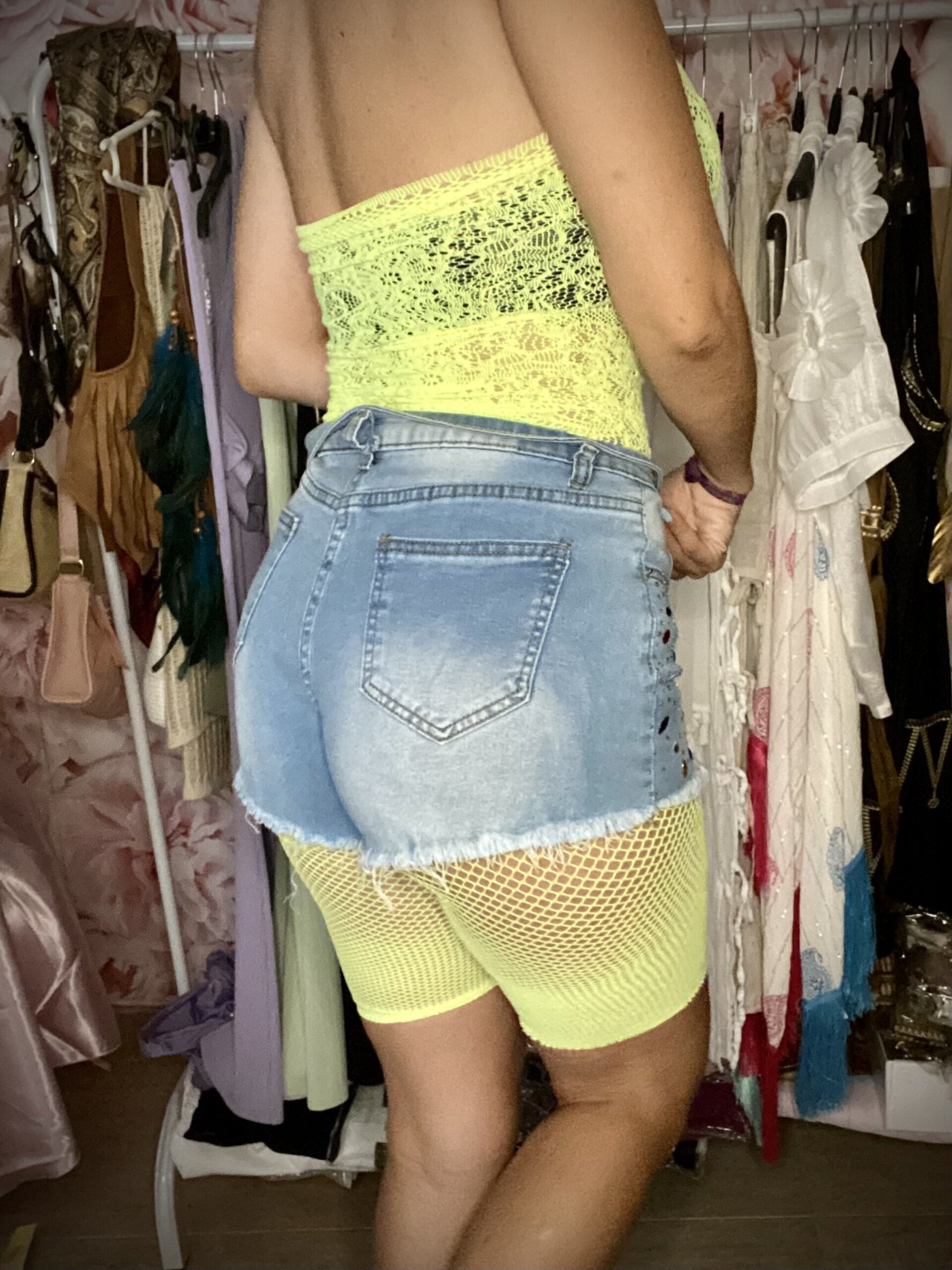 MONO SEXY AMARILLO - 2